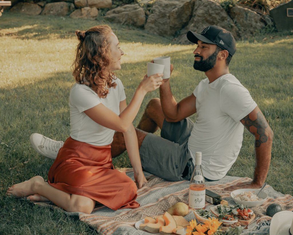 couple picnic date - 20 Date Ideas to bring you closer